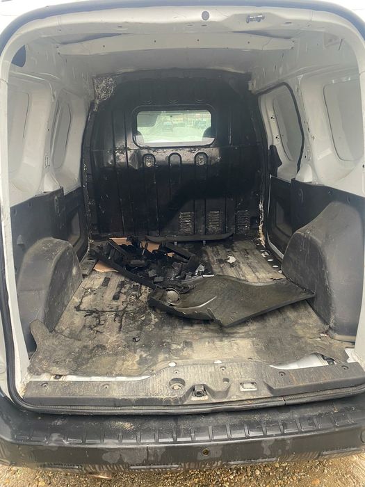 Dezmembrez Dokker/piese Dokker Dezmembrari Dokker 2013 1.5 dci