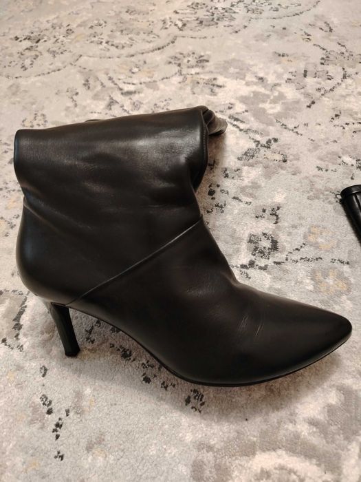 Продам кожаные сапоги