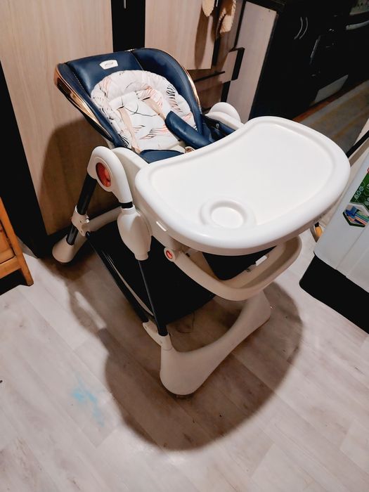 Детский столик  для кормления