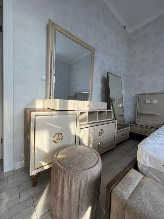 Спал. Ұзындығы 2м. 20см. 
Ені 1м. 90см.