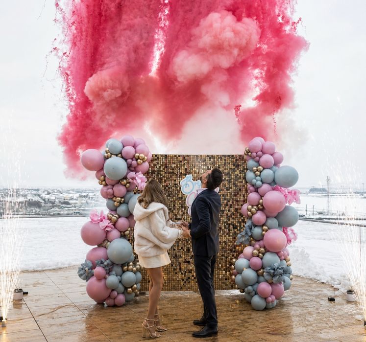 Gender reveal / artificii colorate de zi / sori rotativi/ joc pe cer de artificii