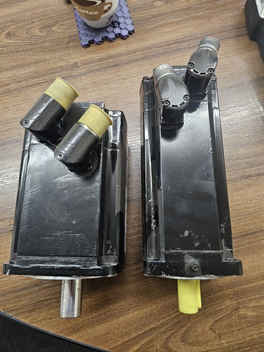 De vânzare 2 servomotoare , Schneider  Elau  /  Kronos