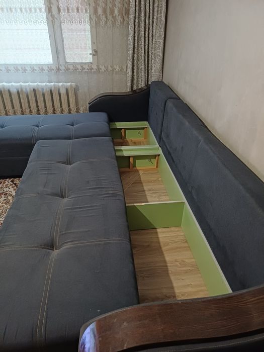 Диван угловой продается