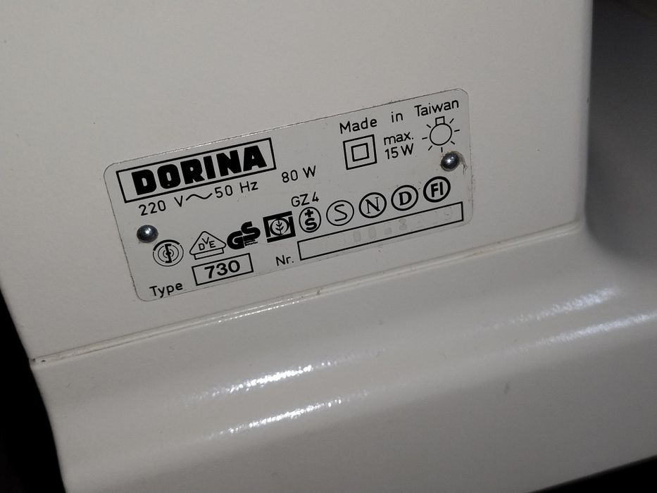 Mașina de cusut Pfaff 521