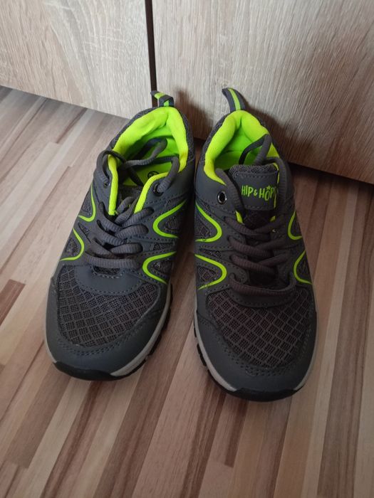 Нови маратонки за момче