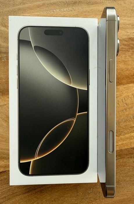 iPhone 16 Pro Max Natural Titanium 256 GB stare impecabila

Vand iPhon