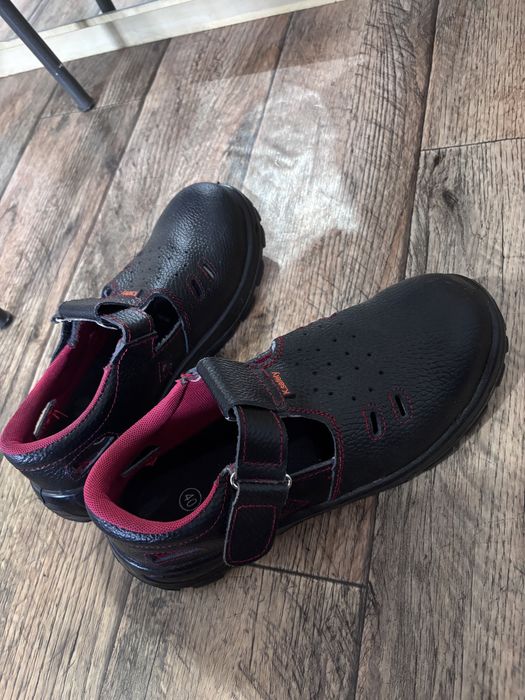 Продам рабочие сандалии K-safety