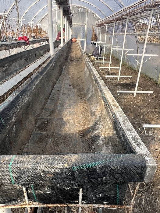 Structura metalica cu ghivece