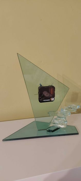 Ceas pentru birou din sticla hand made unicat analogic quartz baterie