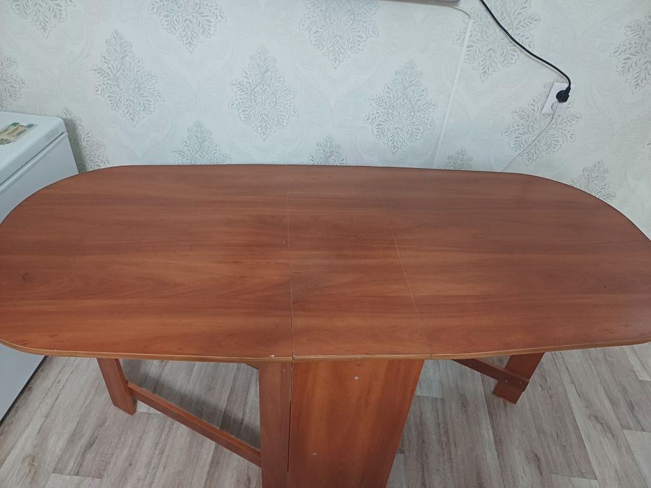 Продам стол в хорошем состоянии