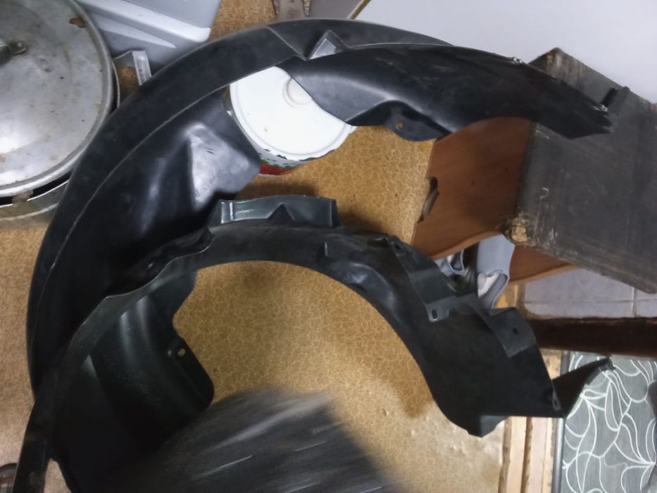 Продам передние крыло