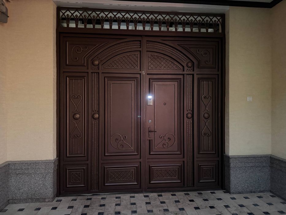 Darvoza sotiladi (Ворота продаётся)
