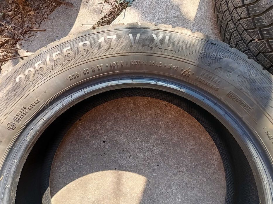 Чифт зимни гуми Gislaved 225/55/R17 V XL Euro Frost 6, запазени
