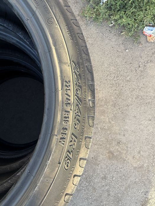 Продам Шины 225/45/R19