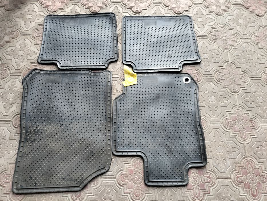 Коврики на Камри