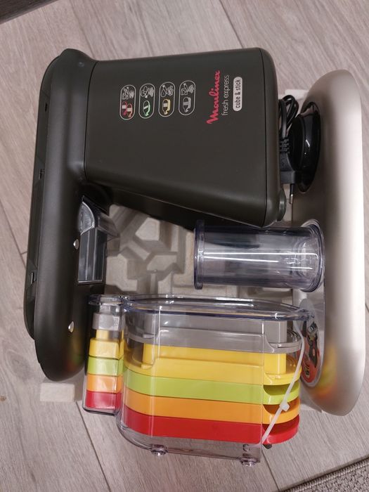 Продам электрическую мультирезку moulinex