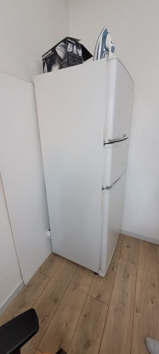 Холодильник бытовой LG