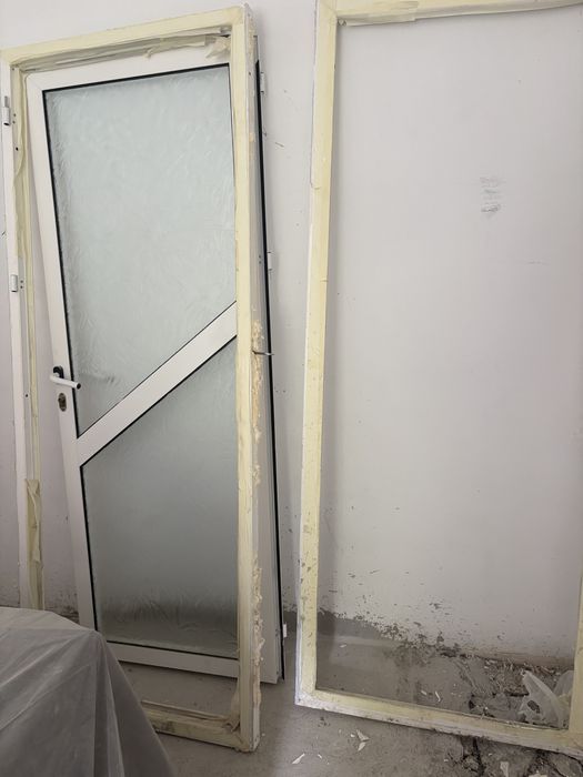 Usi interior aluminiu