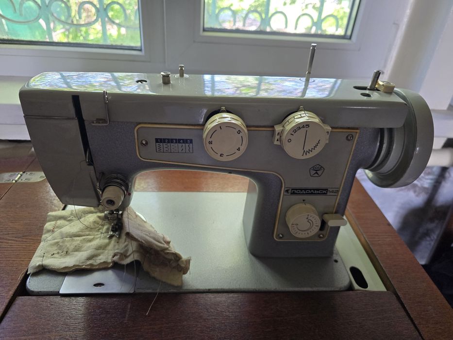 Продам швейную машину б/у