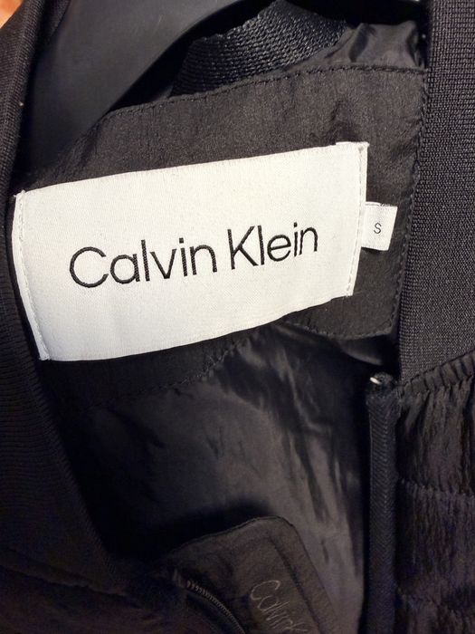 Calvin Klein - елек, грейка