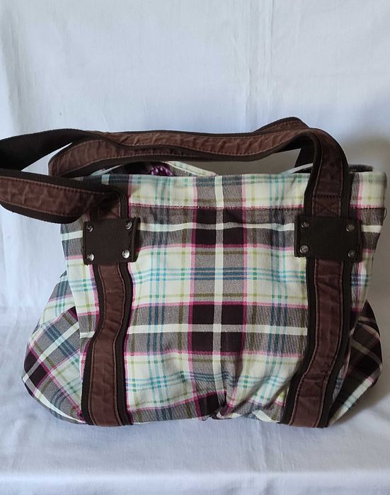 Вместителна дамска чанта от плат