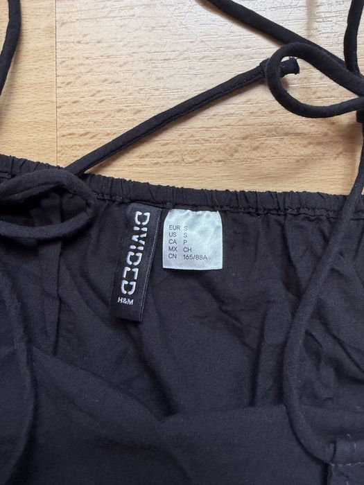 Top Negru Cropped H&M Divided cu Broderie