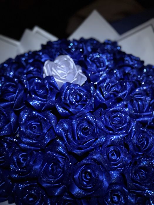 Вечные атласные розы в городе Тараз