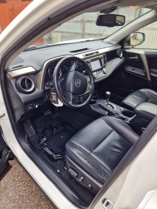 Тойота  RAV 4 2.0