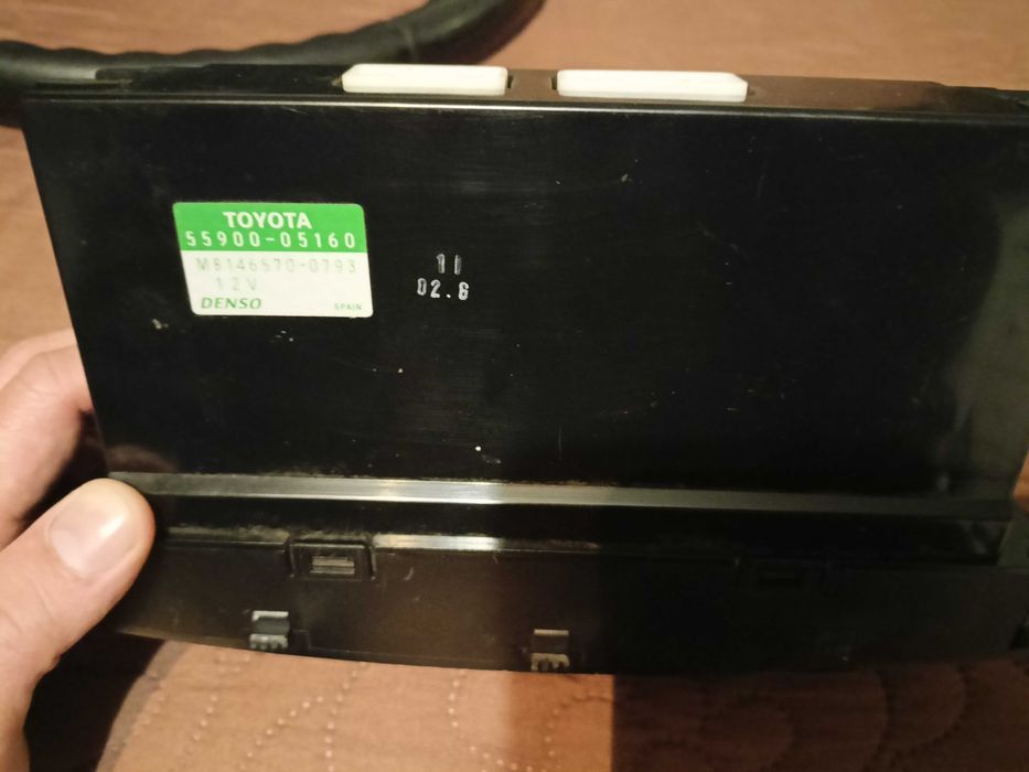 Части за Toyota Avensis t25