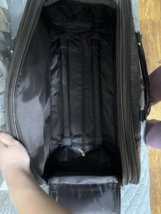 Чемодан крокодил коричневый