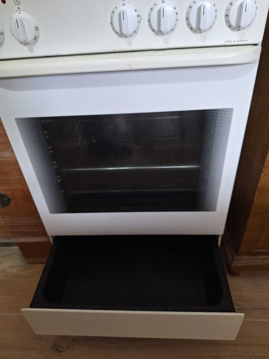 Готварска печка AEG свободно стояща