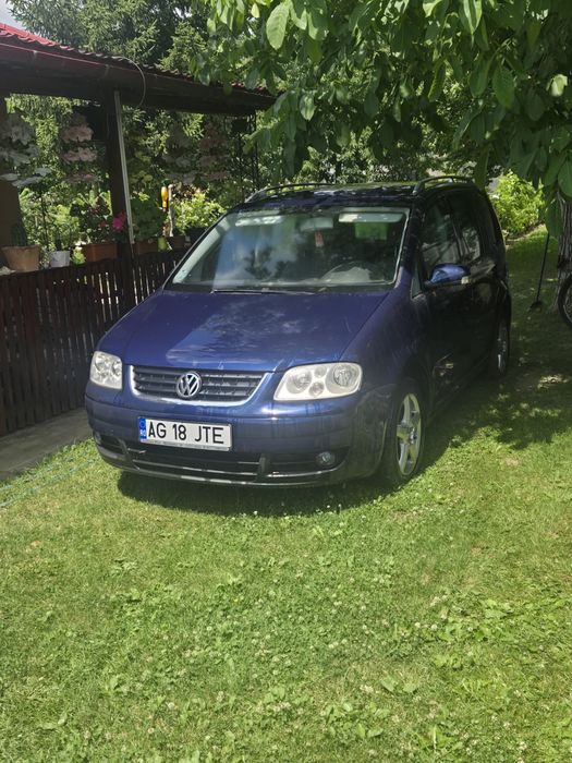 VOLKSWAGEN Touran 2005