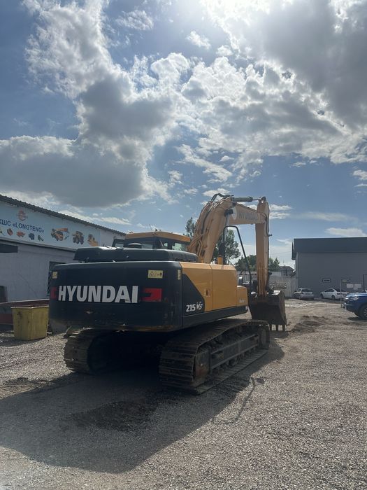 Экскаватор hyundai215