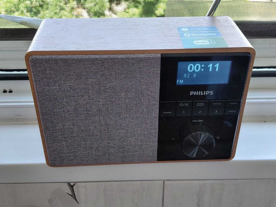 radio Philips TAR5505/10 cu Bluethoot si DAB+