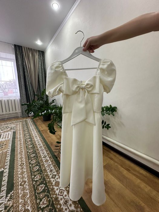 Продам платья для подростков