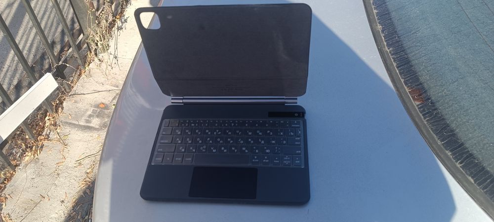 P109 Magic Wireless Keyboard Case для iPad