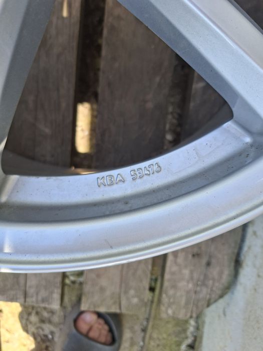 Vand 4 bu jante ce se vede