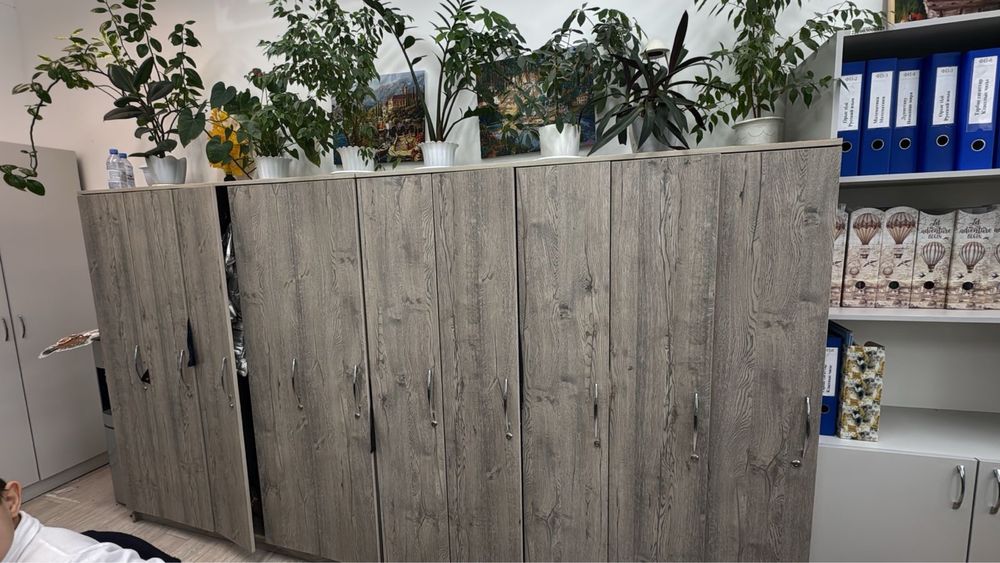 Продам срочно шкаф