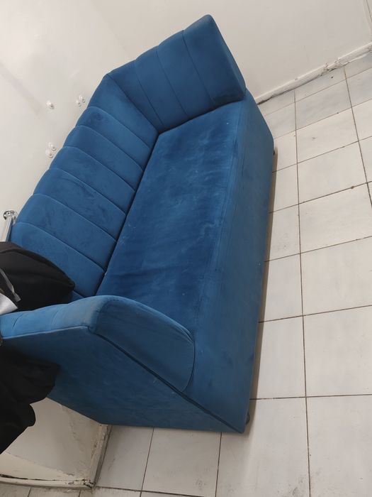 Диван продается. бу.