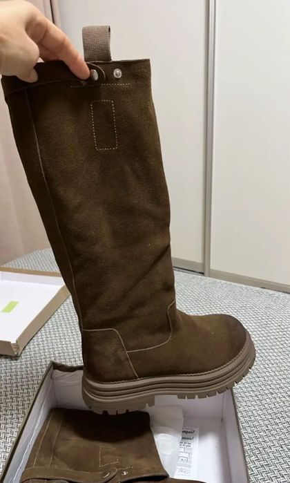 Продам сапоги новые