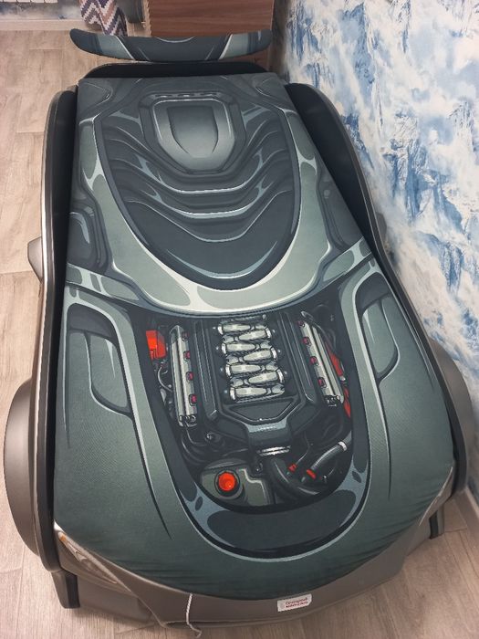 Продаю детский кровать- машина