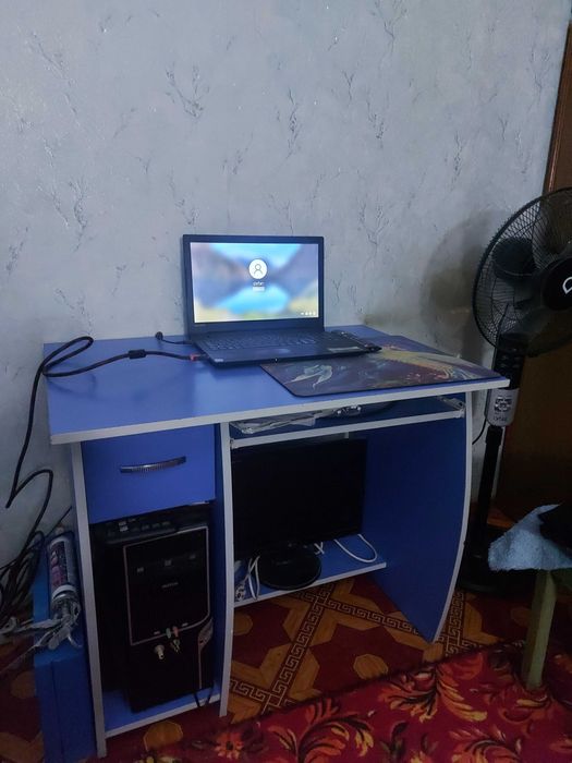 Компьютерный стол