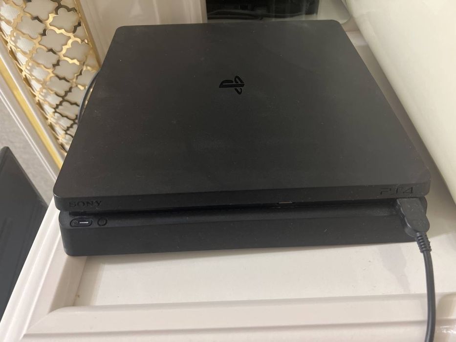 Playstation4 slim 1 tb 1ta jostik versiya 6.72 golden hen  proshivk