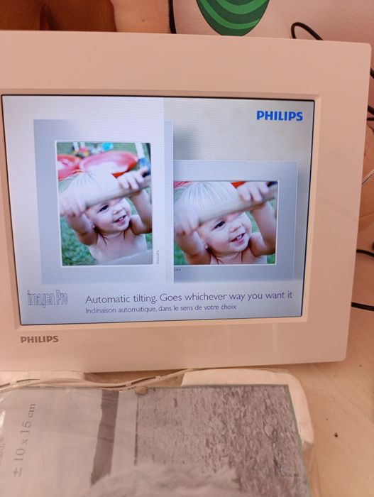 Philips SPF2047/10 – 7" цифрова фоторамка, НОВА/НЕИЗПОЛЗВАНА, пълен комплект