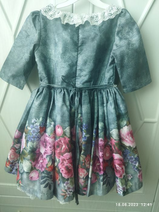 Платье на девочку 4-5 лет