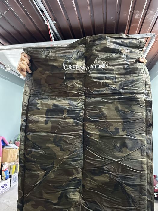 Продам 2 спальных мешка-2 и 1 спальные. Практически новые.