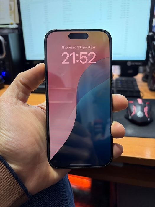 Iphone 15 pro E-Sim 128GB Sotiladi