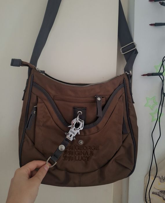 George Gina & Lucy geanta