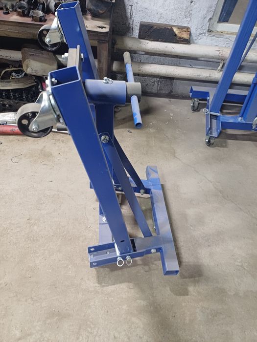 Стенд и подъёмник для двигателя