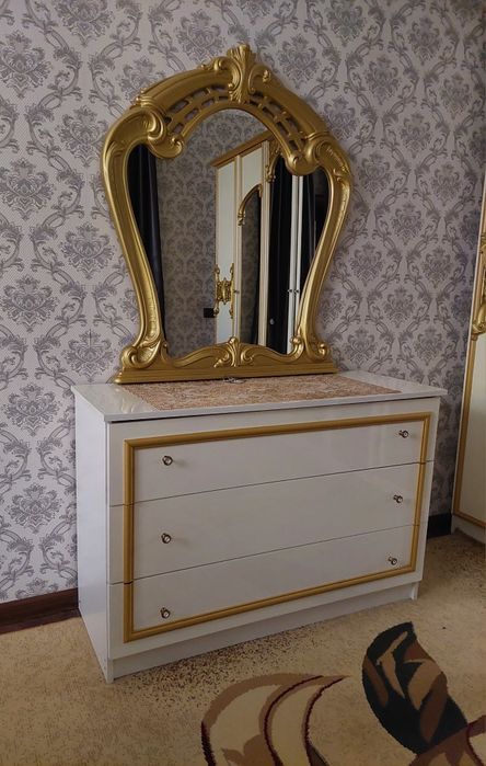 Спальныи гарнитур